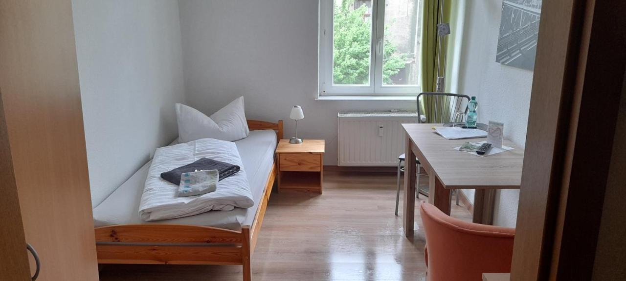 Apartment-Hotel Schillerplatz Wittenberge Esterno foto