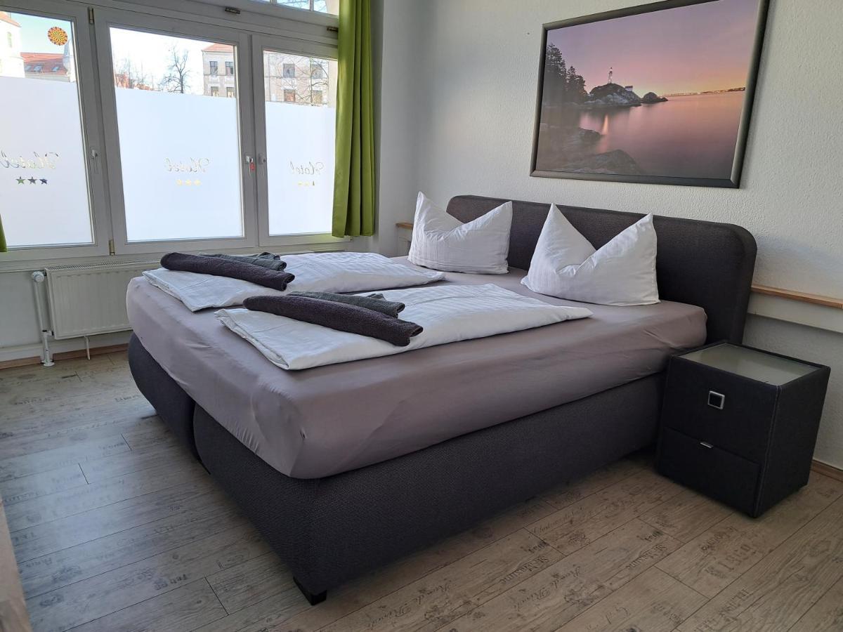 Apartment-Hotel Schillerplatz Wittenberge Esterno foto