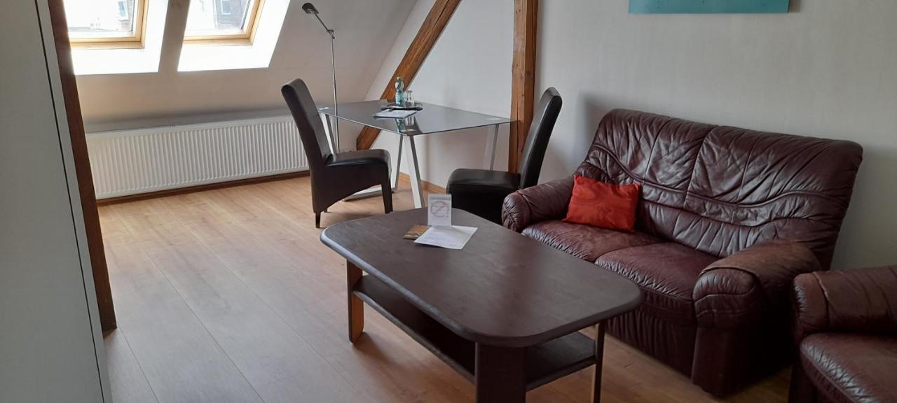 Apartment-Hotel Schillerplatz Wittenberge Esterno foto